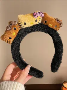 One adorable cartoon Hello Kitty plush headband, leopard print tan, cute and comfortable, suitable for home and hairstyles, suitable for all seasons.