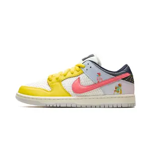 SB Dunk Low "Be True" DX5933 900