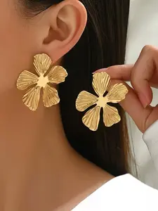 Vintage Oversized Design Floral Earrings, Elegant Metallic Finish Faux Flowers, Unique Jewelry for Women, Stylish Accessory for Any All Seasons, Easy Wear