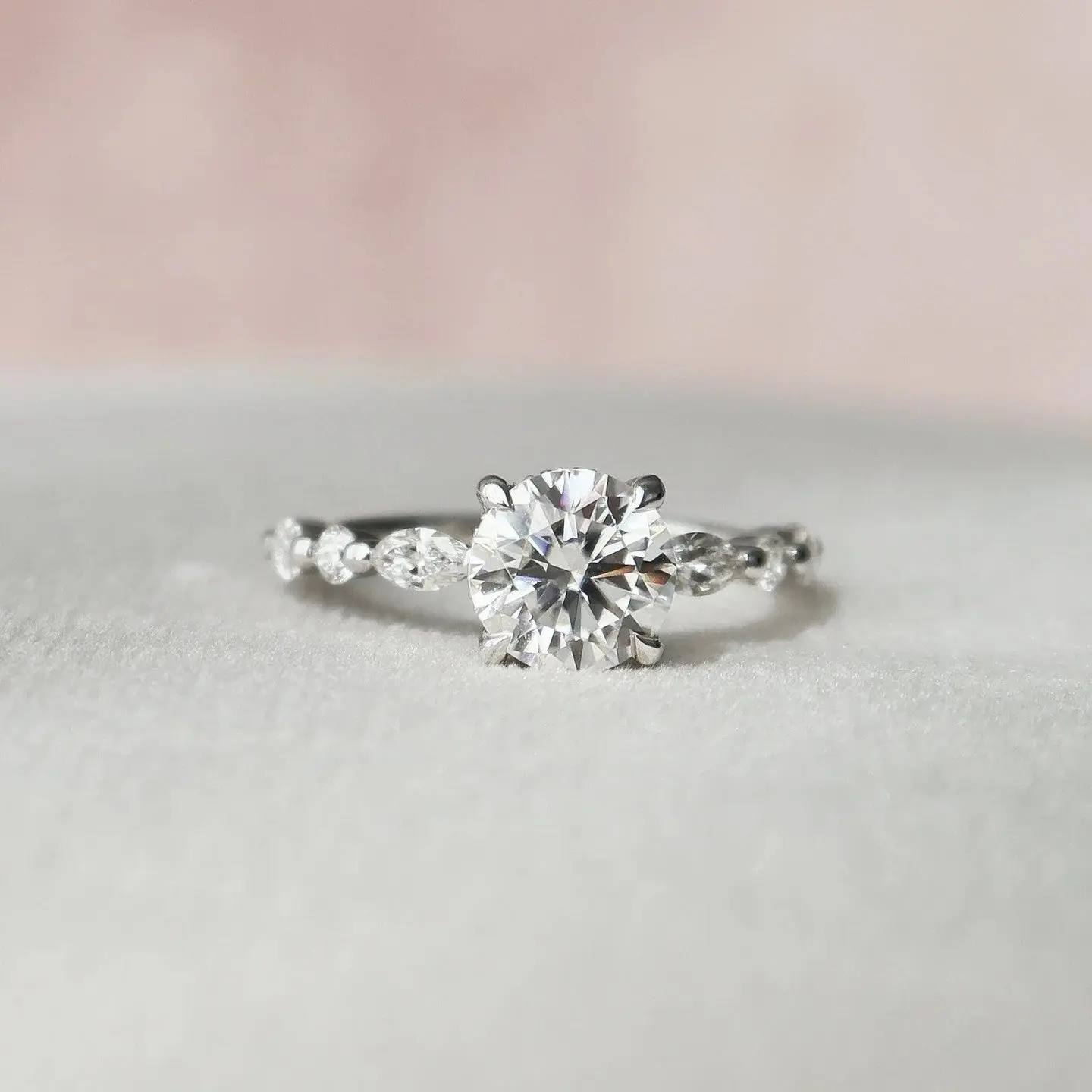 2 Carat Round Cut Moissanite Diamond Engagement Ring With Unique Band