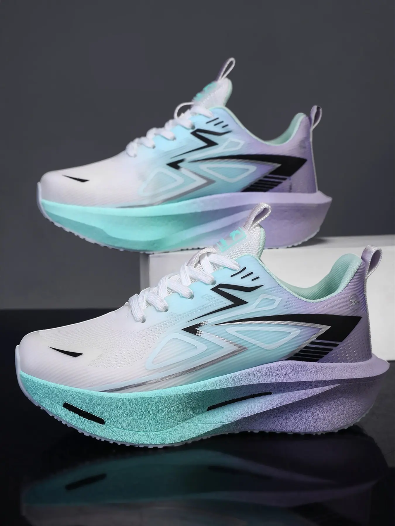Carbon Plate Running Shoes for Men Women Ultra Light Breathable Design Top Quality Materials Breathable Running Sneakers