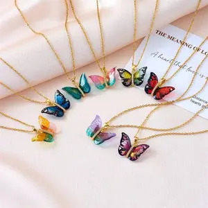 Butterfly Pendant Clavicle Chain Zircon Necklace - Elegant Gold-Tone Chain with Vibrant Butterfly Charms for Women