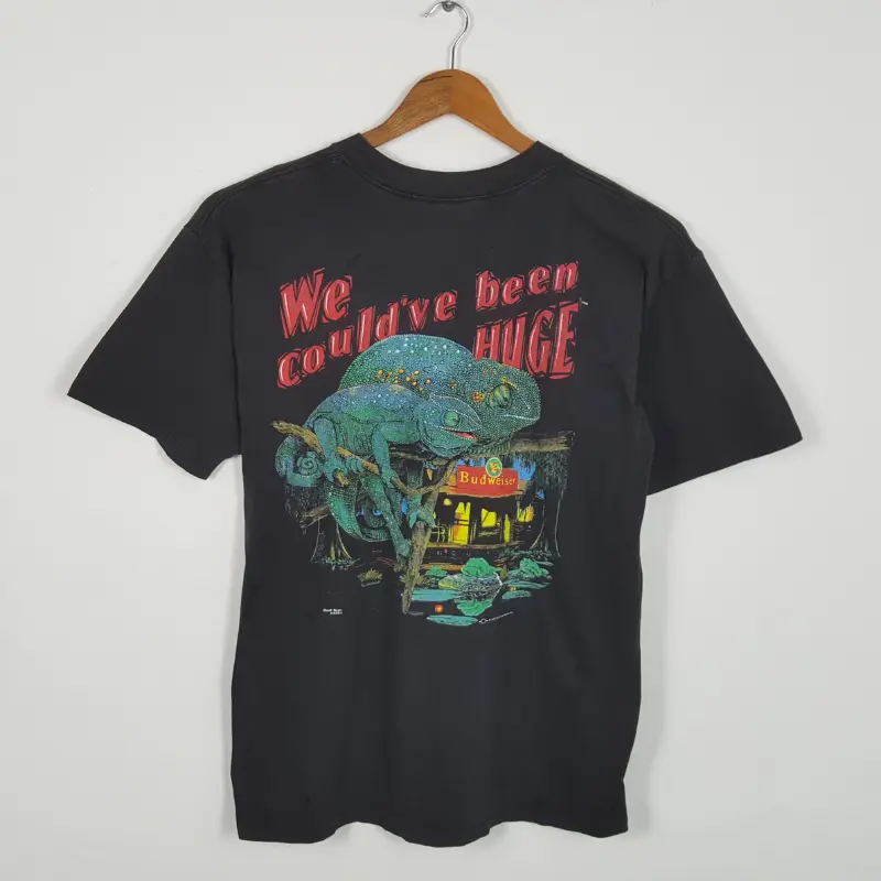 Vintage 90's BUDWEISERRR Racing Team Rare Design T-shirts