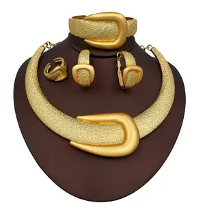 Jewelry Set Dubai Gold Color Large Necklace Bangle Earrings Ring Party Banquet Accessories Holiday Ideal Gift