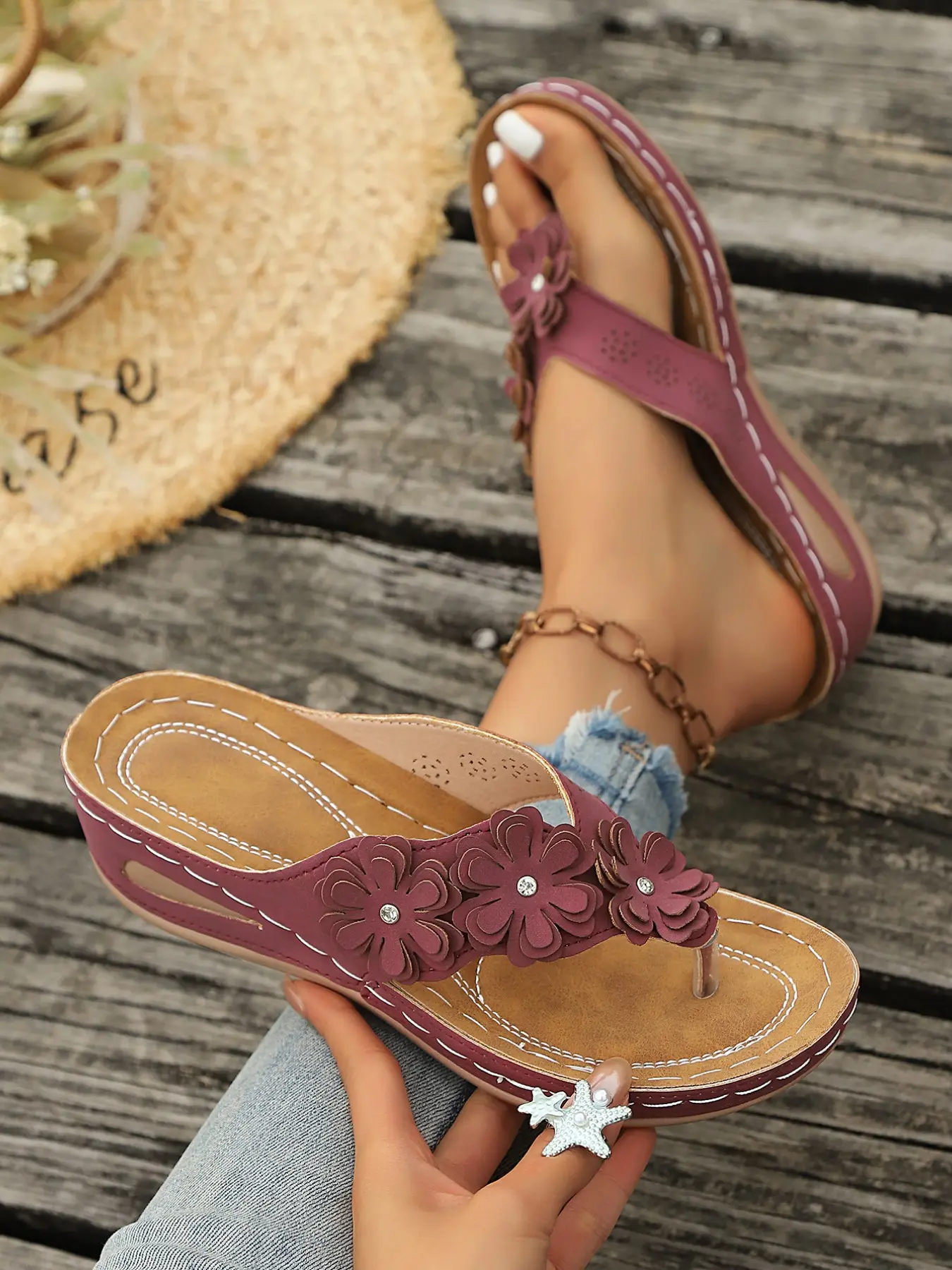 Women's Fashion Floral Decorative Sandals, Casual Summer Sandals, Ditsy Floral Sandals, Comfortable Summer Thick Sole Flip Flops, Lightweight Breathable Bohemian Style Shoes Footwear, Boho Shoes