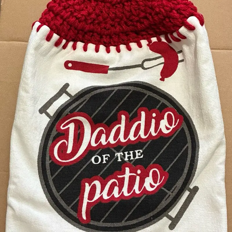 Decorative crocheted hand towel