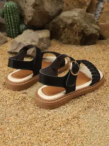 Summer Girls' Outdoor Buckle Flat Strappy Sandals, Lightweight and Comfortable, Ideal for Daily Wear and Travel, Essential Footwear for Kids