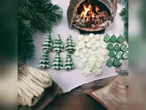Christmas Tree Wax Melts. 3 Ounces/Soy Wax Melts/Snowflakes/Trees/Strongly Scented Wax Melts/ Wax Tarts for Wax Warmers/Holiday Wax Melts