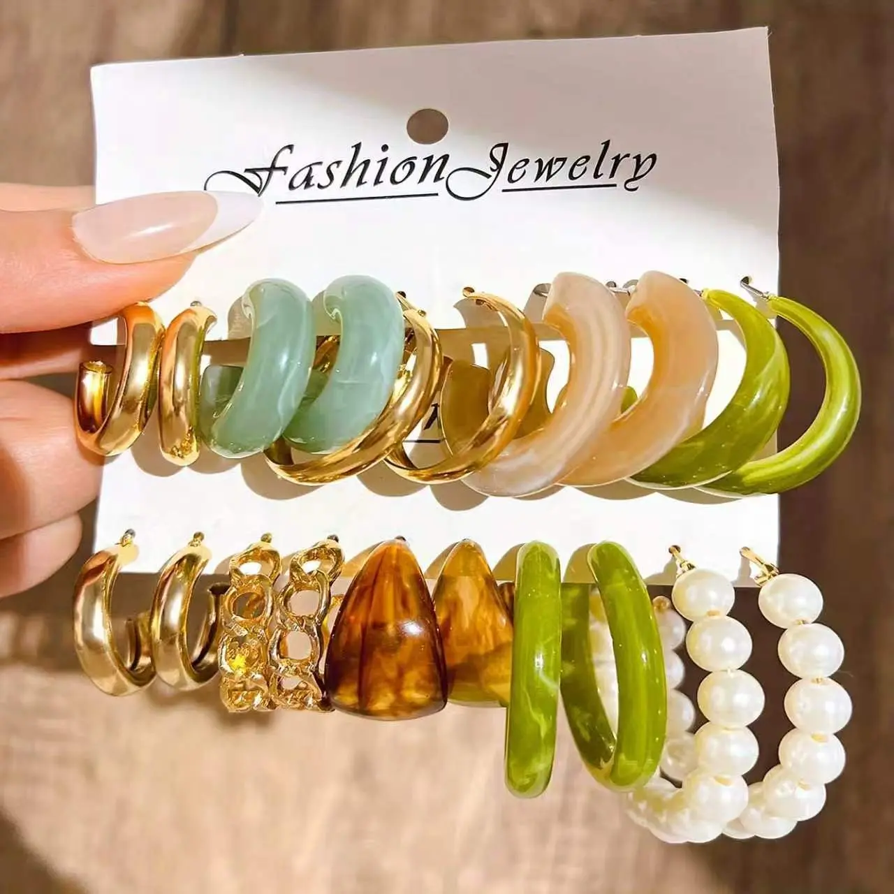10 Pairs Retro Acrylic Hoop Earrings Set - Colorful C-Shaped Earrings for Women, Vintage Statement Jewelry