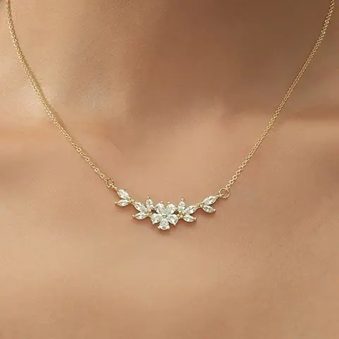 Elegant Zircon Flower Fashion Pendant Necklace for Women, Fashionable Accessory, Cubic Zirconia Necklaces, Copper Chain Jewelry, Stylish Party and Vacation Jewelry, Versatile Gift Idea for Ladies, Birthday Gift Jewelry