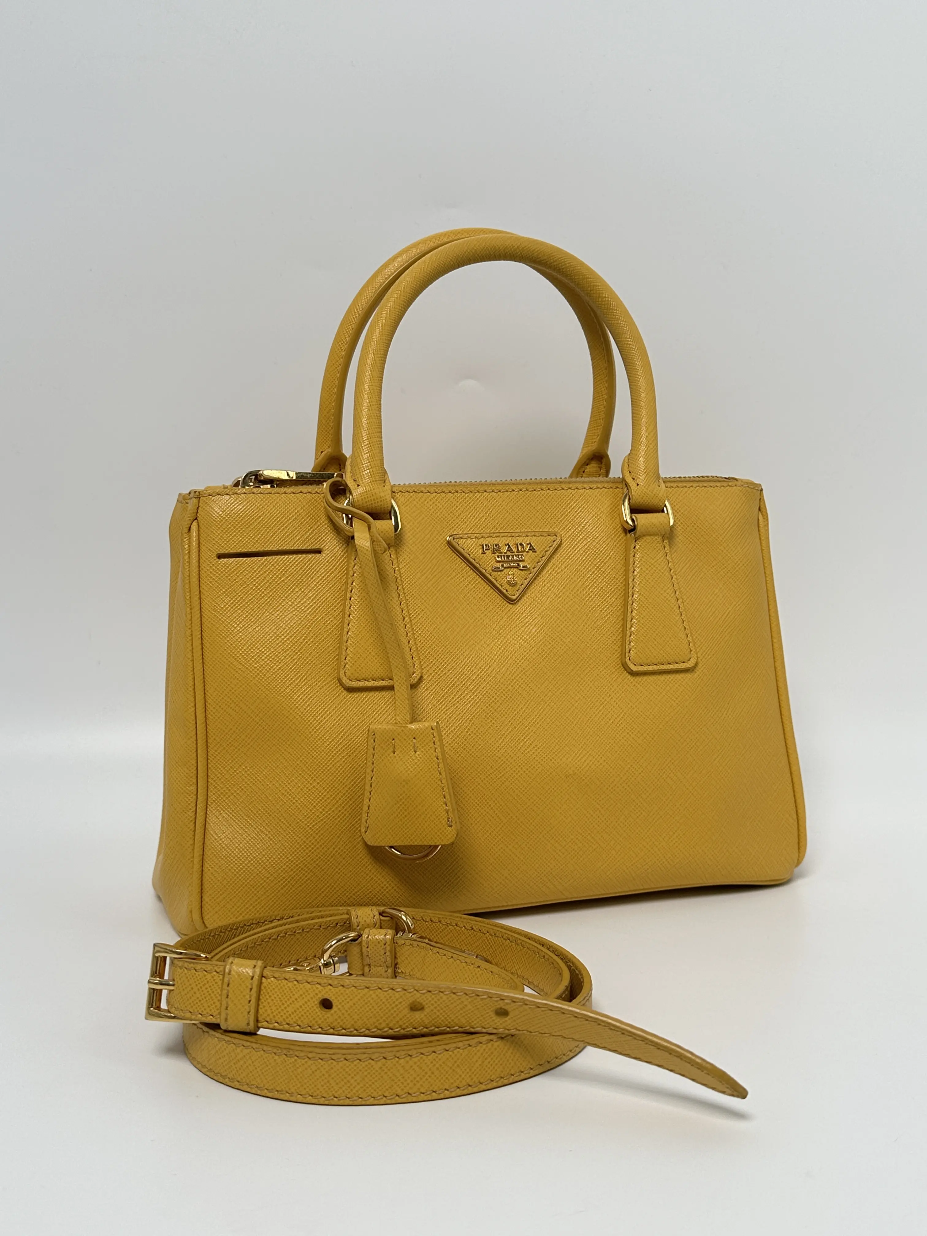 Pre-owned PRADA leather Shoulder Bags Yellow Galleria Saffiano Mini Shoulder Tote Bag Top Handle Handbag JD609PR