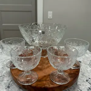 Juego de 5 piezas para ensaladas o postres de la línea fantasía. Princess House