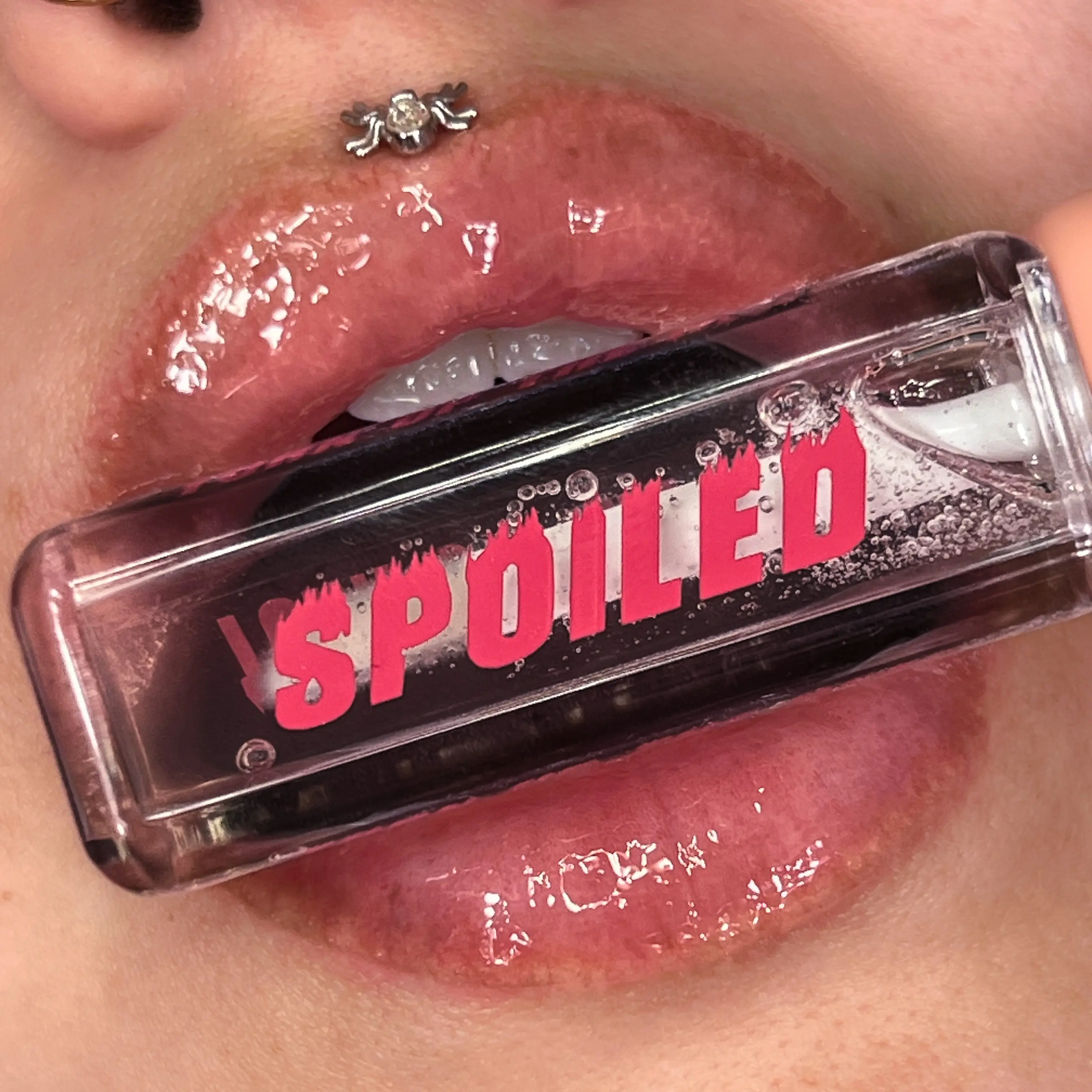 Turn up the heat lip plumper Turn up the heat lip plumper