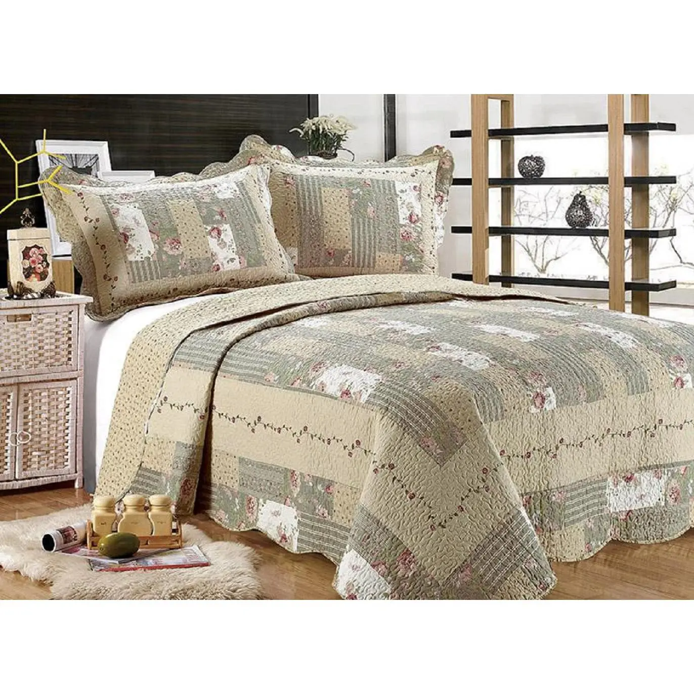 3-Piece Green Cotton Blend Reversible Quilt Set 3-Piece Green Cotton Blend Reversible Quilt Set