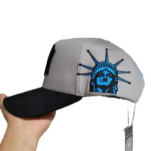 Gorra N Y Gris/Azul with Statue of Liberty Embroidery and Black Visor for Stylish Outfits