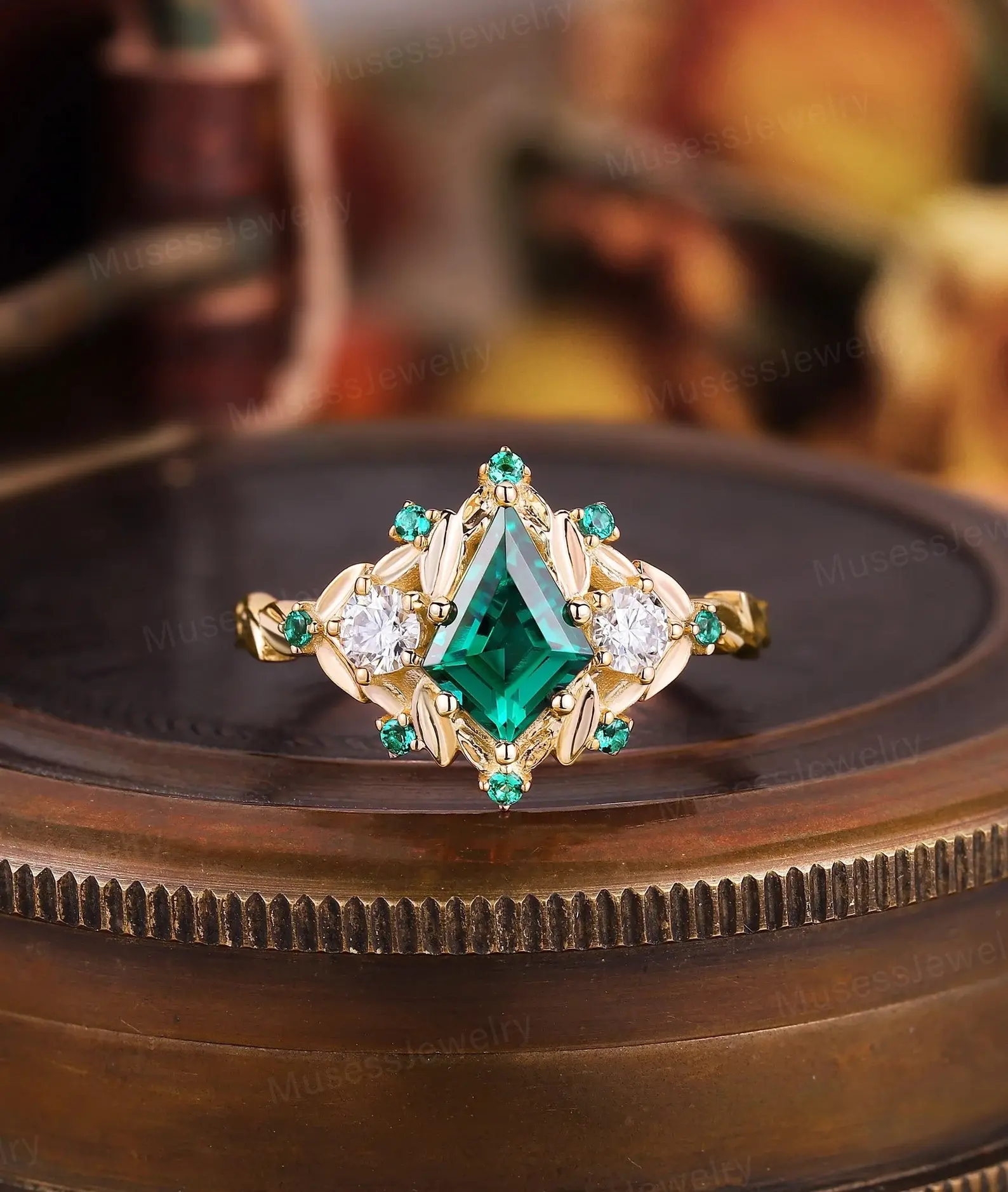 Vintage Kite-Cut 0.75 ct Emerald Engagement Ring in 18k Rose Gold Lab-Grown Halo, May Birthstone Ring, Promise Ring, Vintage Wedding Ring, Personalized Jewelry, Anniversary Gift, Handmade Ring