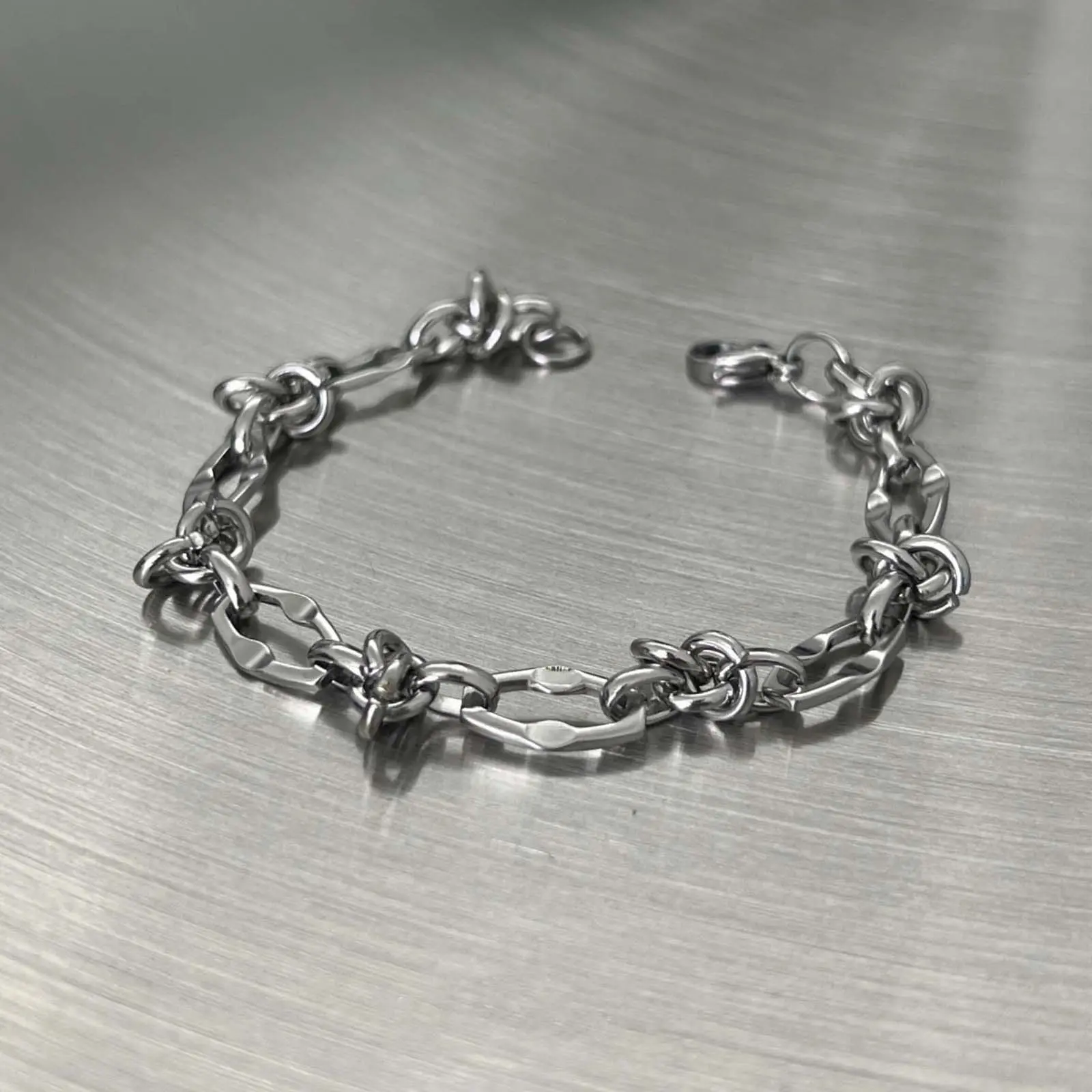Simple fashion retro punk Cuban knotted bracelet personality hip-hop niche accessories