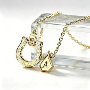 Bohemian-style horseshoe-shaped initial necklace for women trendy simple letter pendant necklace adjustable choker light luxury fashion accessory ideal for daily wear and as a gift