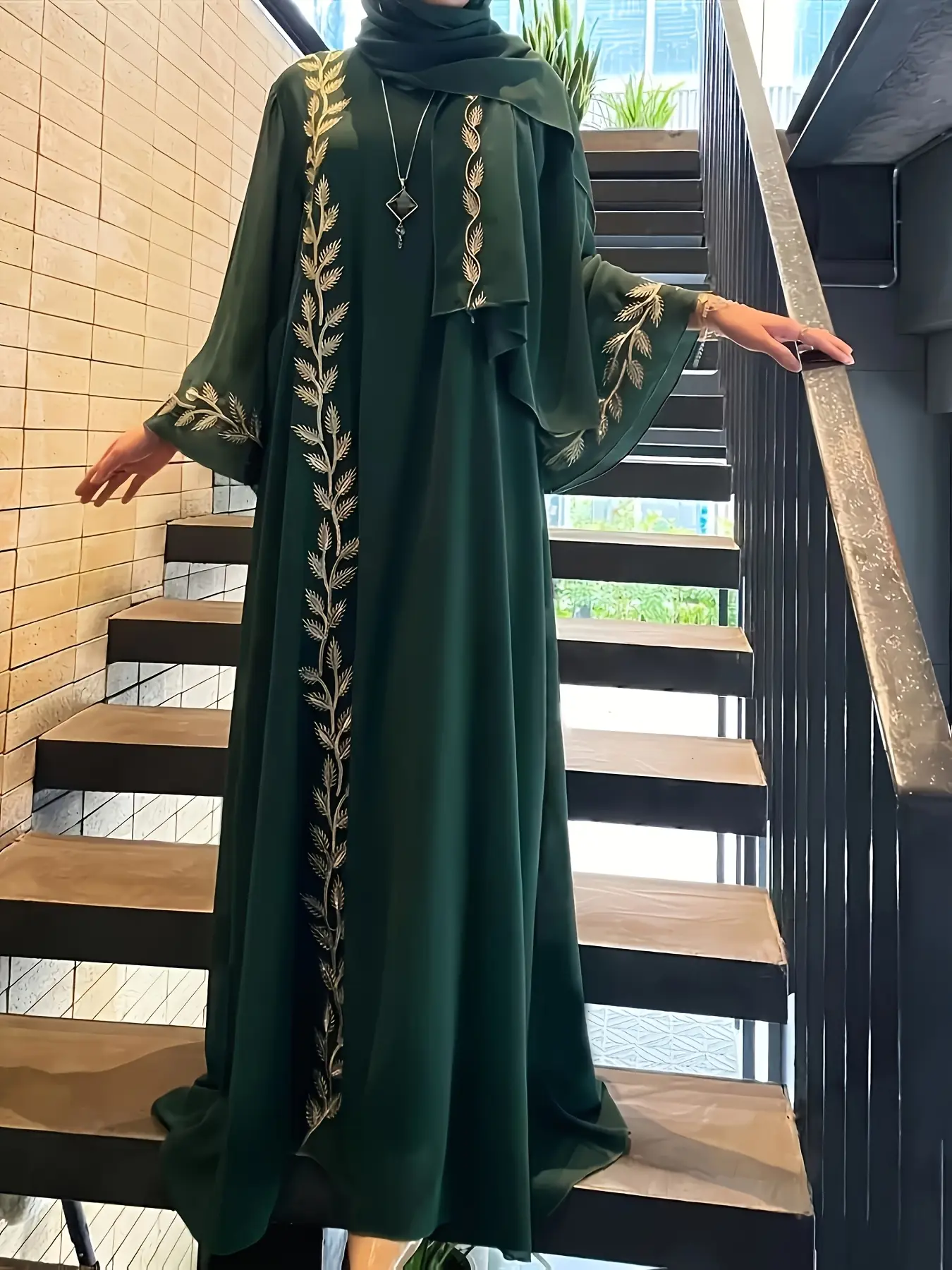 Women's Middle Eastern Style Set, Fashion Round Neck Embroidered Thobe Robe with Unique Headscarf Accessory, Elegant Clothing for Women