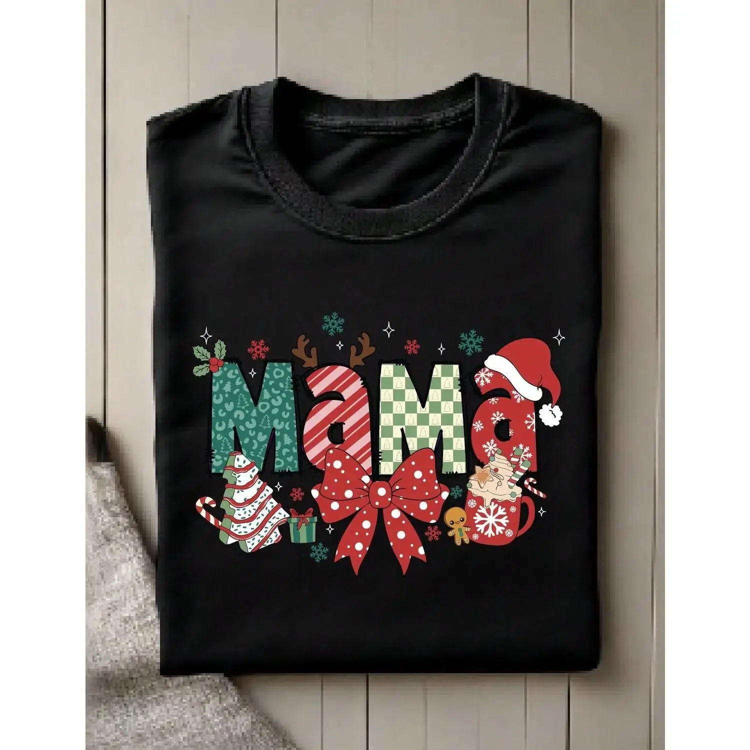 Festive Christmas Mom Shirt with Holiday Vibes for Pregnant Women Casual Streetwear Maternity Tee