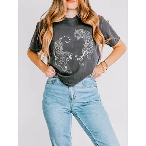 Tiger Graphic Boxy Tee, Vintage Animal Shirt, Retro Streetwear Aesthetic, Comfort Colors