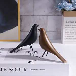 Abstract bird figurine, pigeon figurine, peace dove figurine, made of resin, suitable for decoration in study, bedroom and living room, artistic figurine, home furnishing, ideal as a gift.