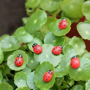 Ladybug Shaped Decorative Toy, 100pcs/set Mini Ladybug Figurine, Animal Miniatures for DIY Fairy Gardens, Micro Landscapes Succulent Ornaments