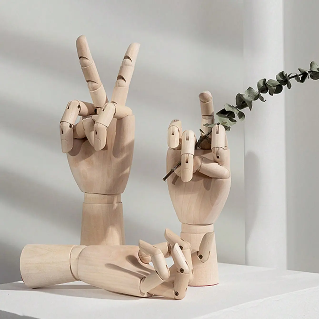 7 Inch Wooden Hand Model with Movable Joints, Articulating Figurines, Collectible Figure Decor for Drawing and Sketching, Ideal Decoration and Display, Perfect Gift for Graduation and Birthdays