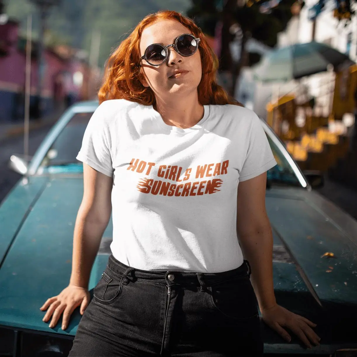 Hot Girls Wear Sunscreen T-shirt Skincare Merch Gifts For Skincare Lovers Esthetician T-shirt Beautician Tee Aesthetician T-shirt SPF Quote R414Esthe