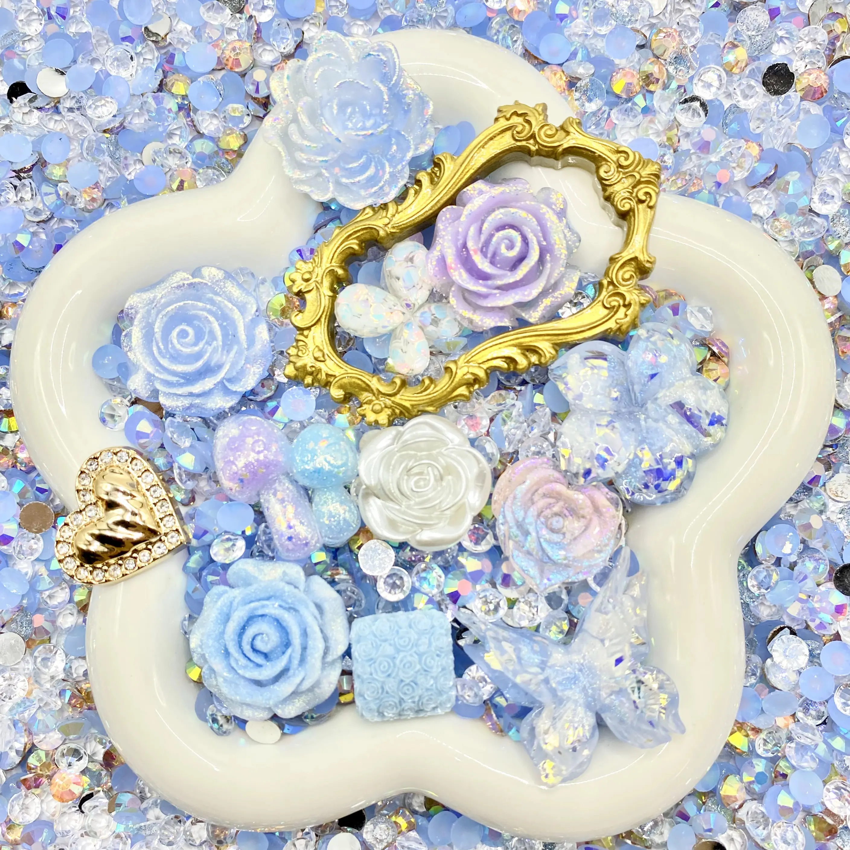 Glacial Wonderland - 20-30mm Resin Cabochon Mix for DIY Deco Crafts Whipped Cream Glue, Resin Art, Frame & Mirror Decoration