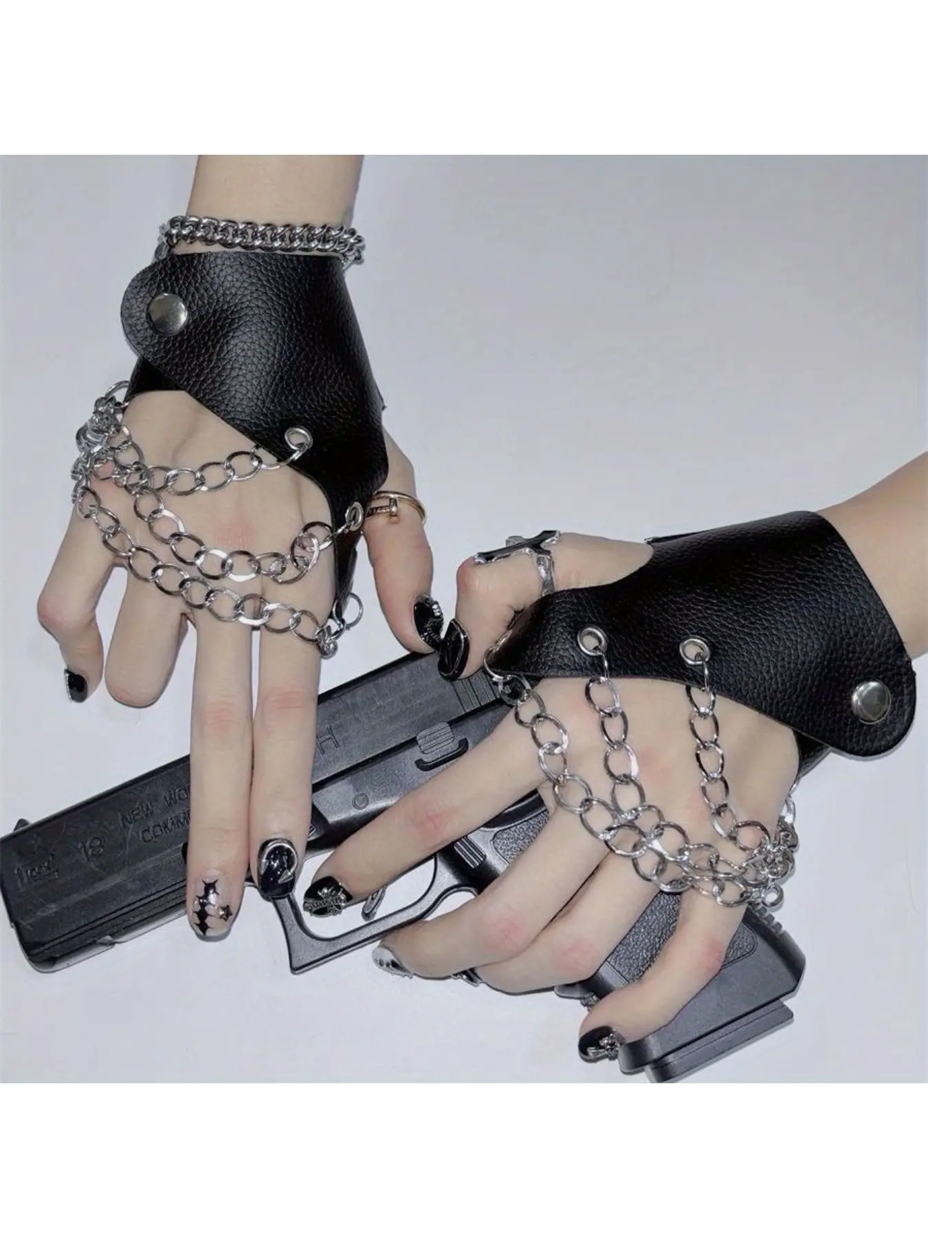1 pair of performance gloves, half-finger, unisex, punk style with chain, nightclub, dance, performance, motorcycle, cosplay, chain, street dance, cool, personalized, Textured