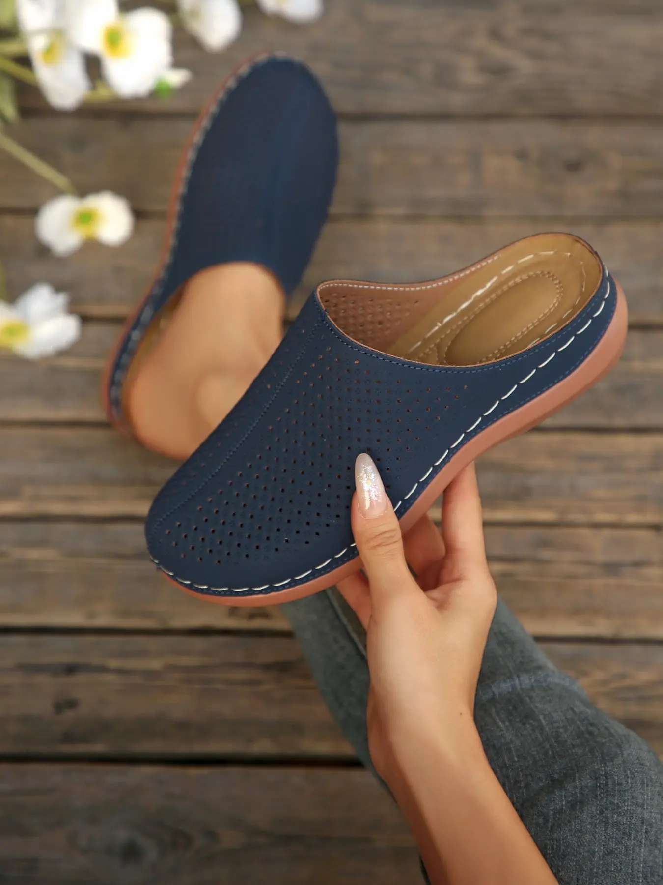 Comfortable Summer Sandals for Women, Soft Sole Slip-On PU Leather Mules, Breathable Hollow Out Design, Anti-Slip Casual Shoes for Daily Wear, Footwear