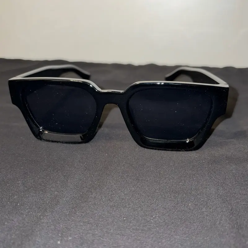 M.M in Los Angeles Unisex Black Glasses