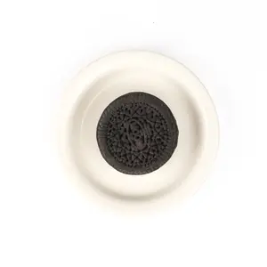 Oreo-flavored sandwich biscuit - Pet snack, chicken paired with goat milk cheese, natural  pigment from squid ink,  trace amino acids and marine minerals, yam protects the stomach and intestines, suitable as a training reward for both cats and dogs.
