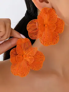 1 Pair Elegant High-End Metallic Gold Textured Hollow Butterfly Orange Flower Pendant Earrings, Suitable For Women's Daily, Party, Holiday Outfits
