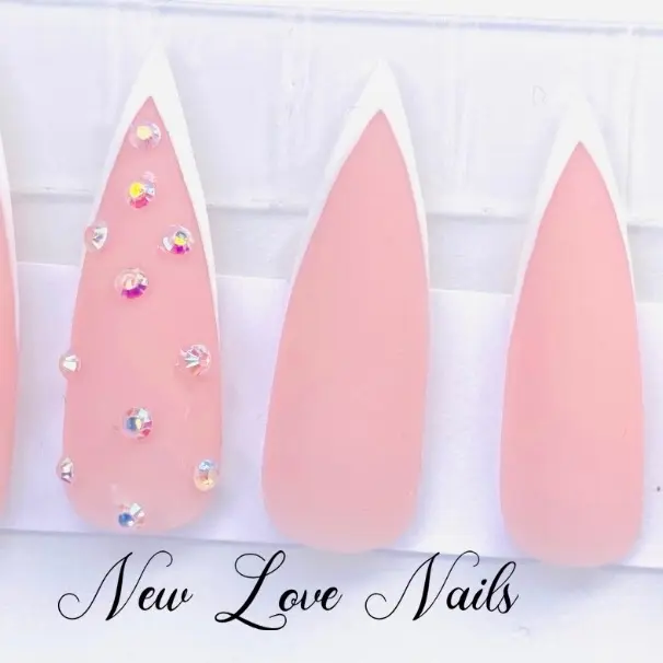 Matte French tip nails | Press on | Short stiletto | Nail design | Nail tips | French tip designs | French tip acrylics |DIY French tips