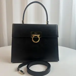 Pre-owned SALVATORE FERRAGAMO calfskin Luggage Top Handle Bags