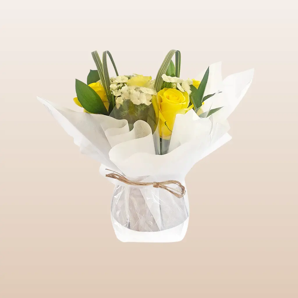 Centerpieces Touch of class Yellow Fresh Flowers centerpieces ideal for Table Decor or garden event