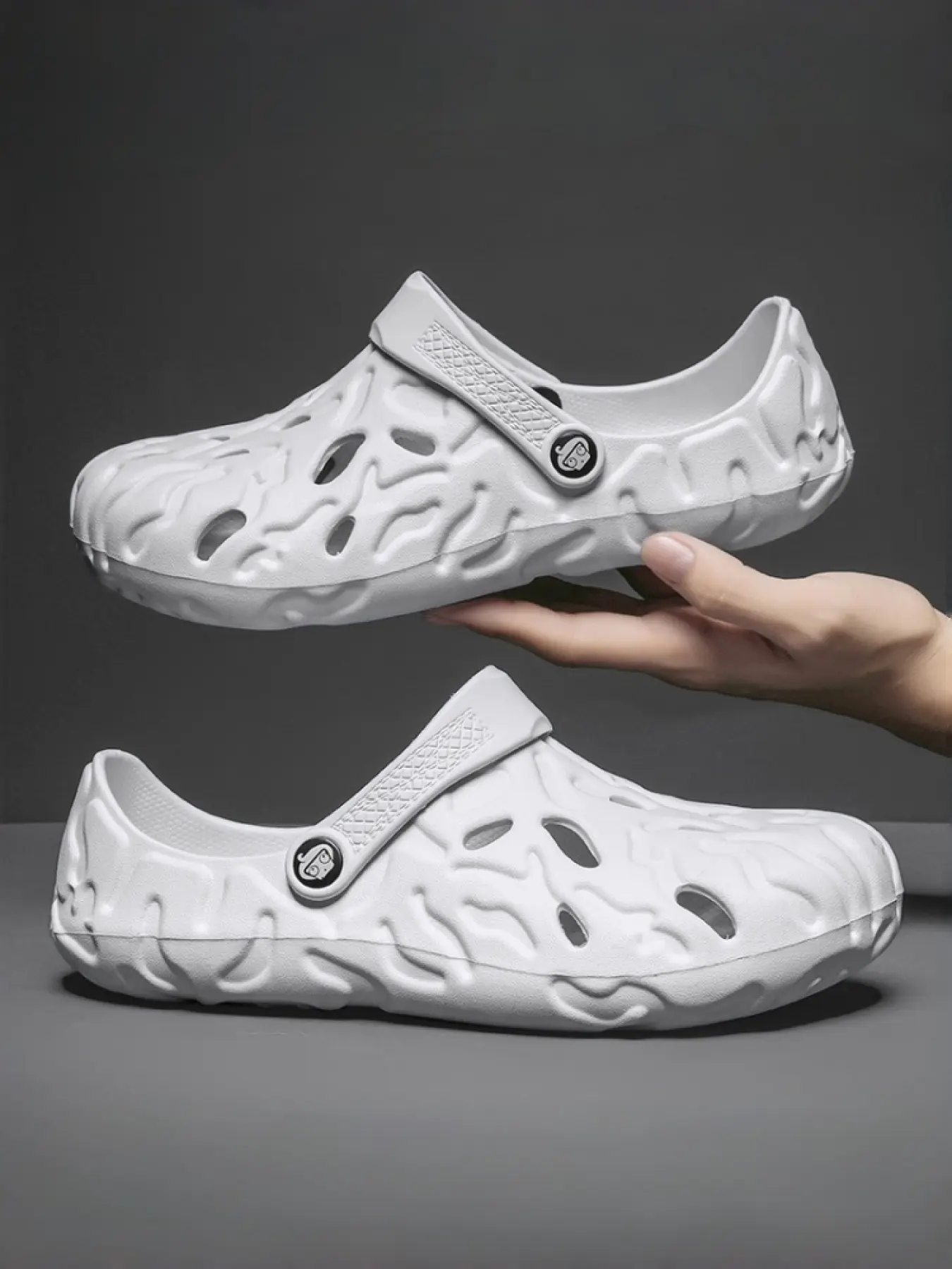 3 Colors, Men's Large Size Clogs, Lightweight Slippers, Slipper Shoes - Comfortable Fabric Upper, Wear-Resistant Outsole, Size 40-49, Suitable for Daily Streetwear, Home Leisure, Soft & Skin-Friendly, Anti-Slip, Breathable Non Slip
