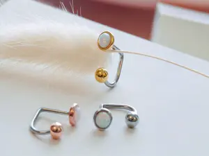 16g Opal Lip Ring Labret • 4mm 3mm Ball Classic Ring • Medusa Lip Piercing • Basic Lip Jewelry • Rainbow Opal Labret • Simple Lippy Loop