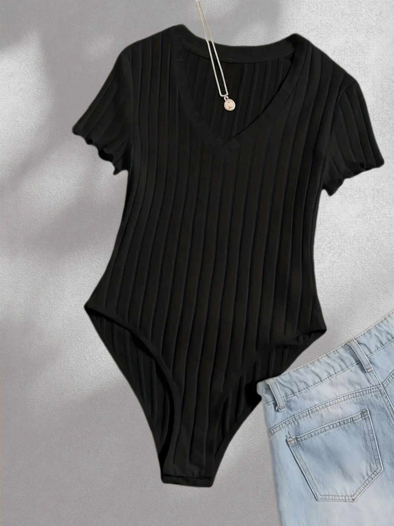 Women's Ribbed Jumpsuit, V-Neck Short Sleeve Slim Fit Outerwear, Tight-Fitting One-Piece, Stylish, Fashionable Bodysuits, Casual and Comfortable Bodysuit, Versatile Wear, Ribbed Bodysuits