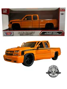 2006 CHEVY SILVERADO CUSTOM BY MOTORMAX Diecast Collectible Diecast Metal Model