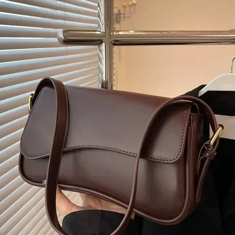 Simple one-shoulder portable small square bag, retro classic postman bag design, lightweight and durable versatile shoulder bag, Casual shoulder bag, One Shoulder Handbag, suitable for daily commuting, shopping and dating