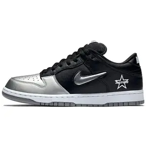 Supreme x Nike Dunk SB Metallic Silver Low-Top Skate Shoes for Men and Women Verifiable, with credentials and supporting global authentication