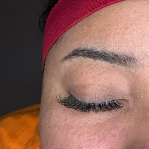 Lover Lash – Wispy Fluffy Lash | Soft Glam Extension Effect -Novara Beauty Co EXTENSION LOOK WITH CLEAR LASH BAND