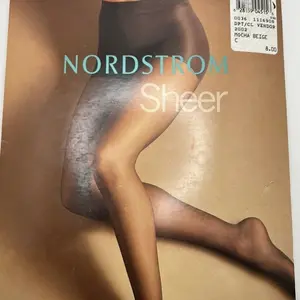Nordstrom Sheer Control Pantyhose 20 Denier Size C Mocha Beige NEW Old Stock