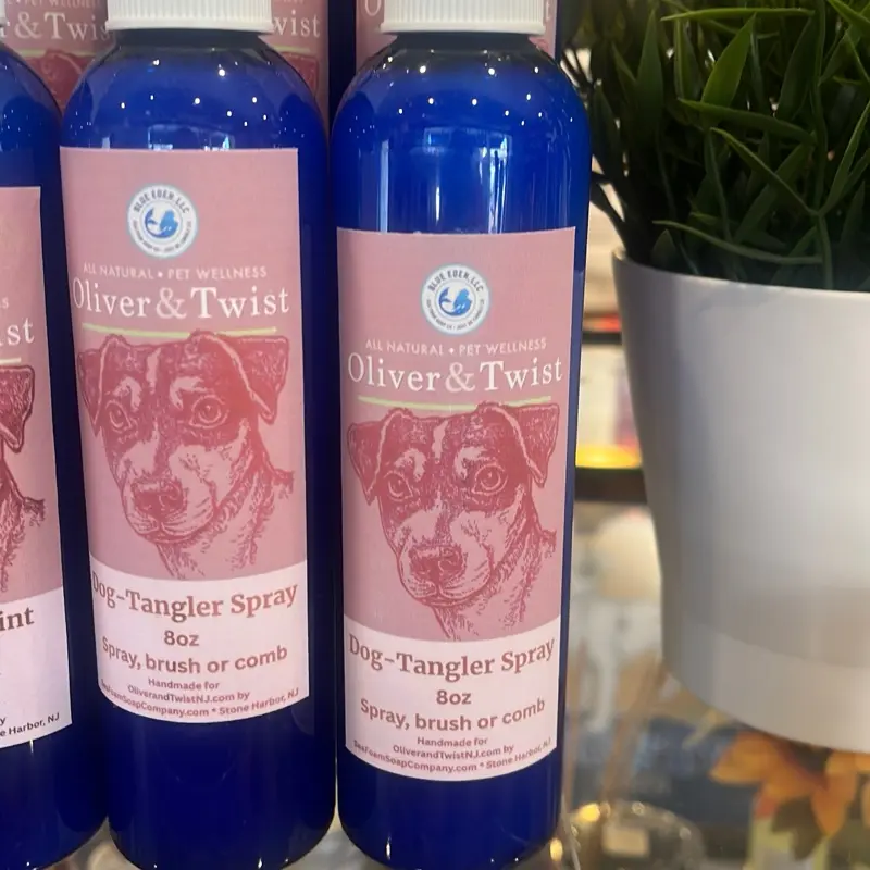 Oliver & Twist Dog-Tangler Spray 8oz Bottle