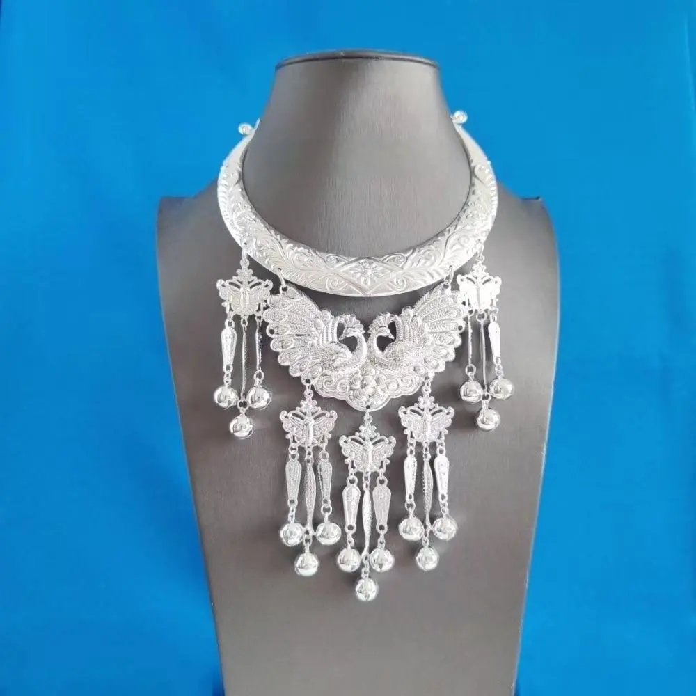 Women's tops necklace accessories, styles are randomly delivered, only as a benefit