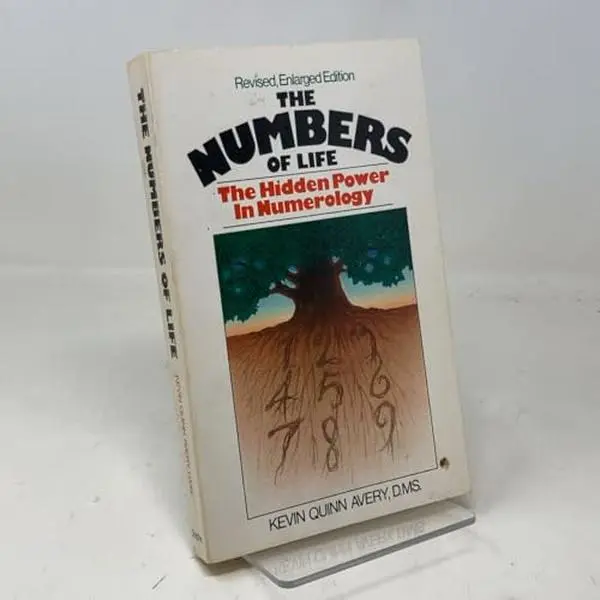 USED Book - The Numbers of Life: The Hidden Power in Numerology by Kevin Quinn Avery (Paperback) - english
