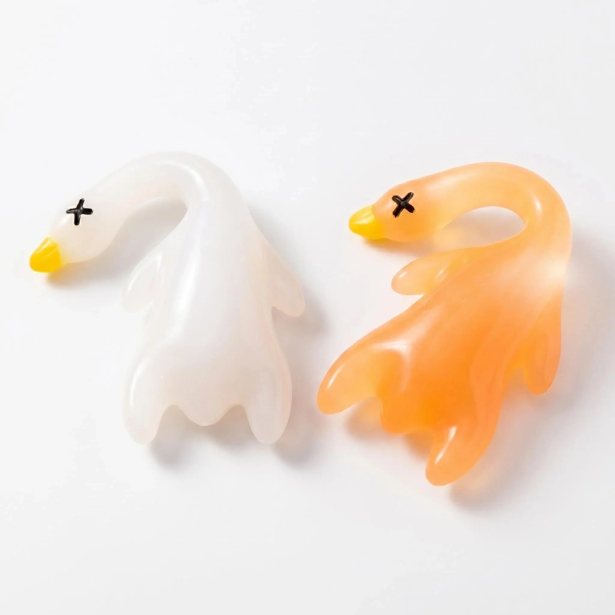 Color Changing Roast Duck Squishy Fidget Toy, White Turns Orange Under Sunshine, Soft Squeeze Stress Relief Sensory Toy, Cute Dead Duck Squeeze Toys for Kids Adults Birthday Party Filler Gift